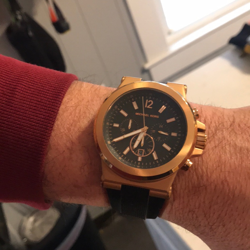 Men’s Michael Kors watch. Needs a battery.